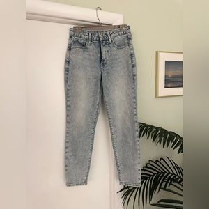 Old Navy High Waisted OG Straight Jeans Size 0 | Light Wash | 28” Inseam